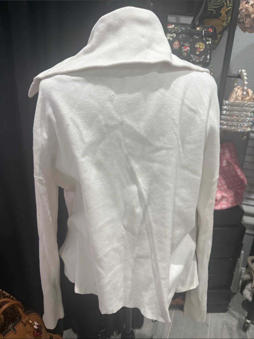 Express White V-Neck Collared Pullover - Picture 6 of 7